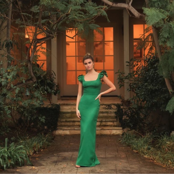 Mac Duggal Dresses & Skirts - IEENA FOR MAC DUGGAL
Green Ruffle Cap Sleeve Open Back Column Gown 14